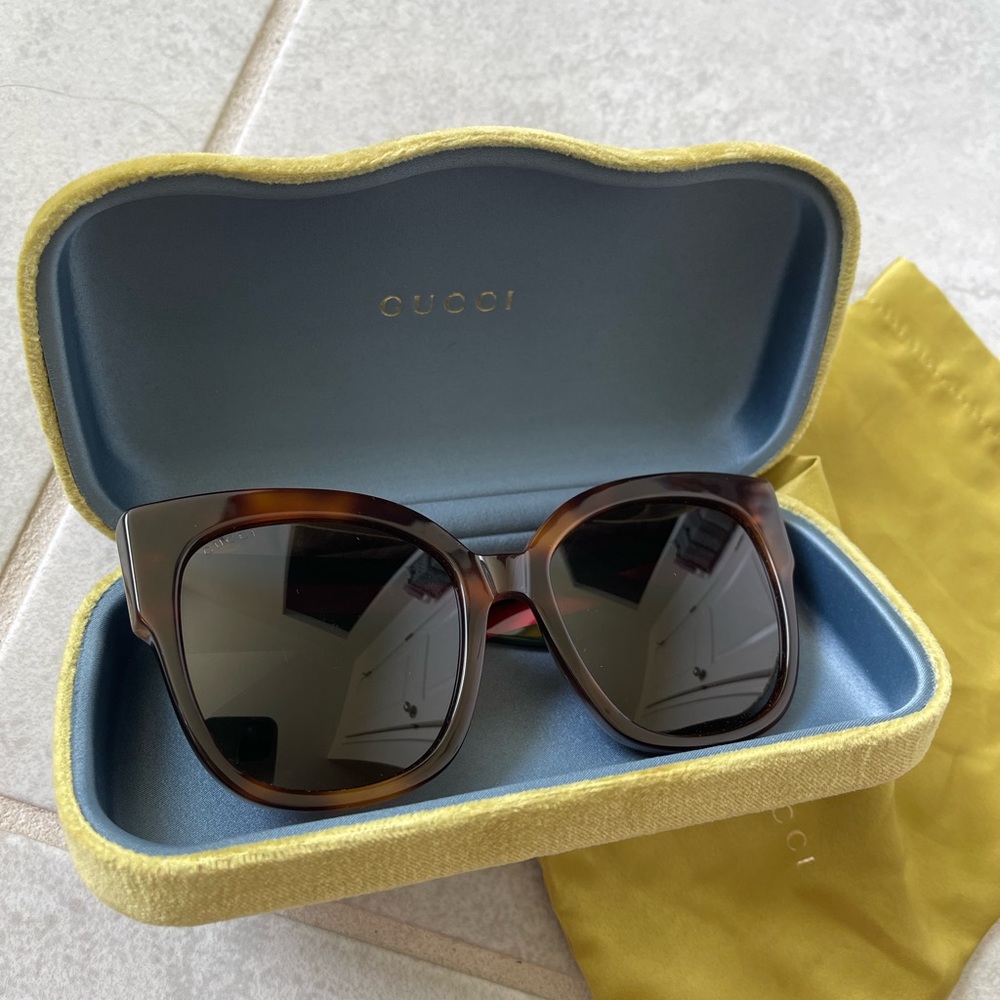 GUCCI sunglasses